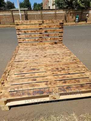 Pallet Bed- 5*6 Raised and Blazed Pallet Bed. (SK18)