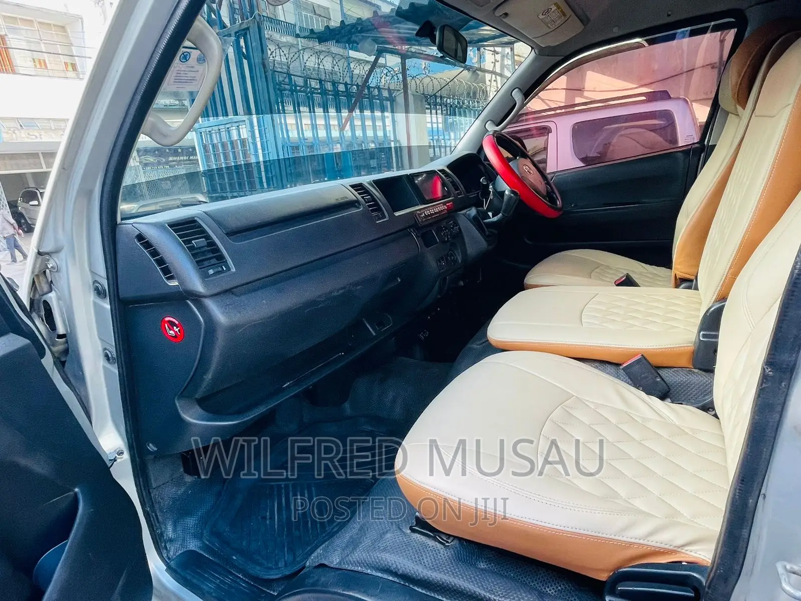 Toyota Grand HiAce 2015 Silver