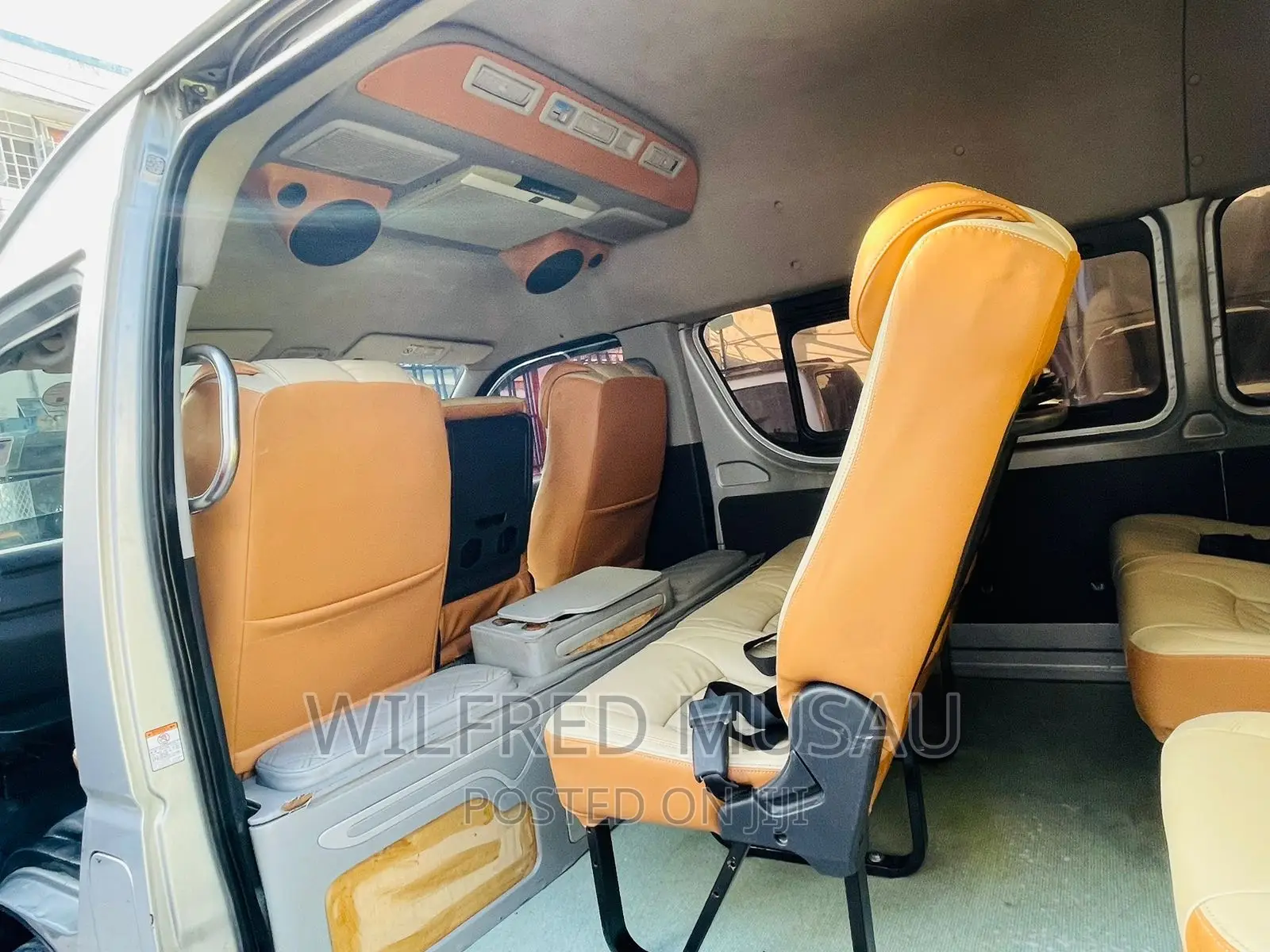 Toyota Grand HiAce 2015 Silver