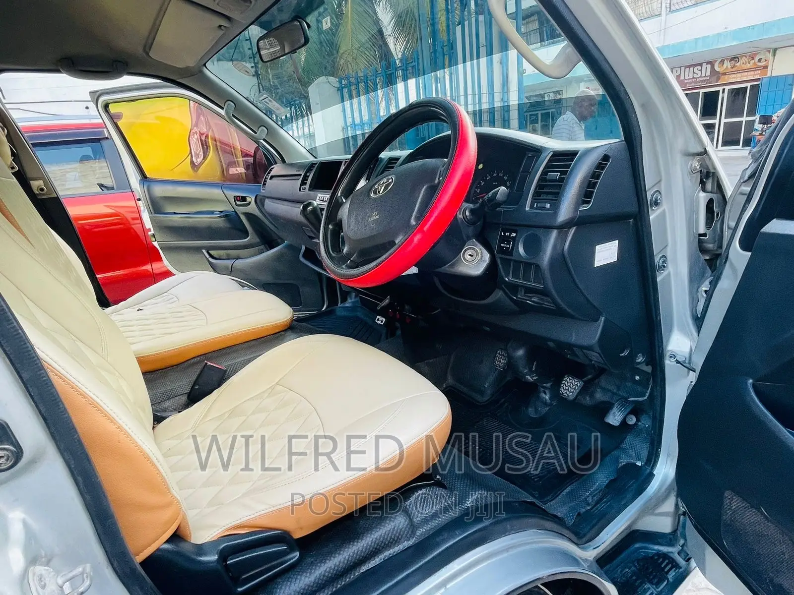 Toyota Grand HiAce 2015 Silver