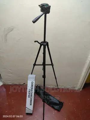 Extendable Mobile/ Phone Tall Tripod. 1400cm With Free Bag
