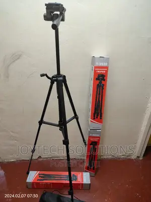 Tall Extendable 3520 Phone/Camera Tripod Stand