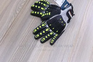 Riders Resistant Cut Glove
