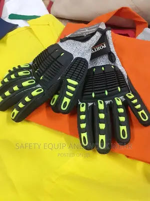 Green_black Anti Impact Glove