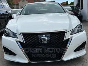 Toyota Crown 2017 White