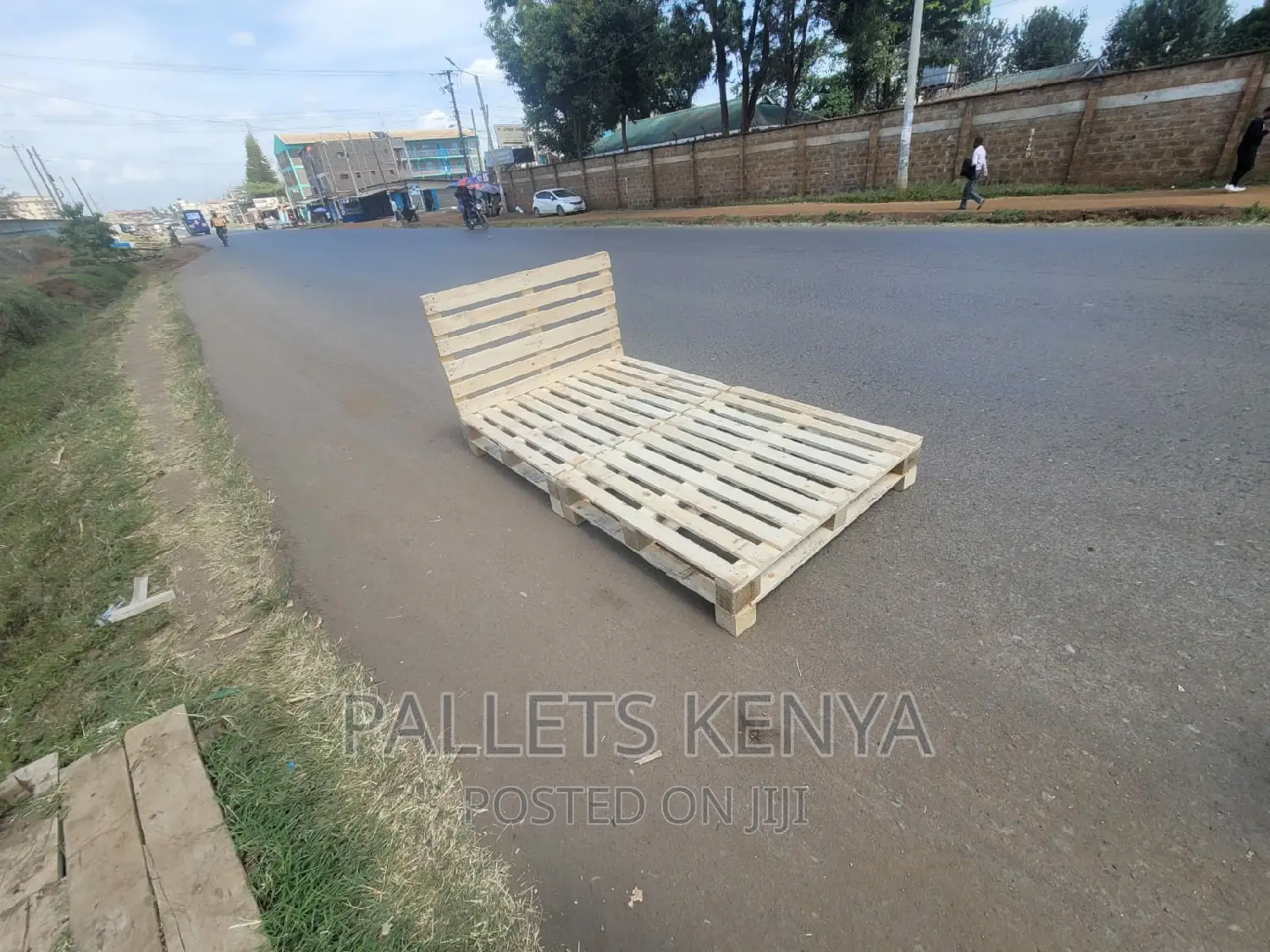 Pallet Bed- 4*6 Simple Pallet Bed. (JS0.3)