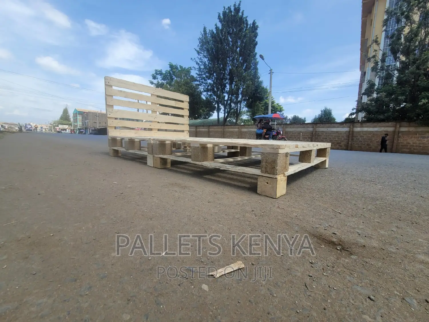 Pallet Bed- 4*6 Simple Raised Pallet Bed. (JS0.4)