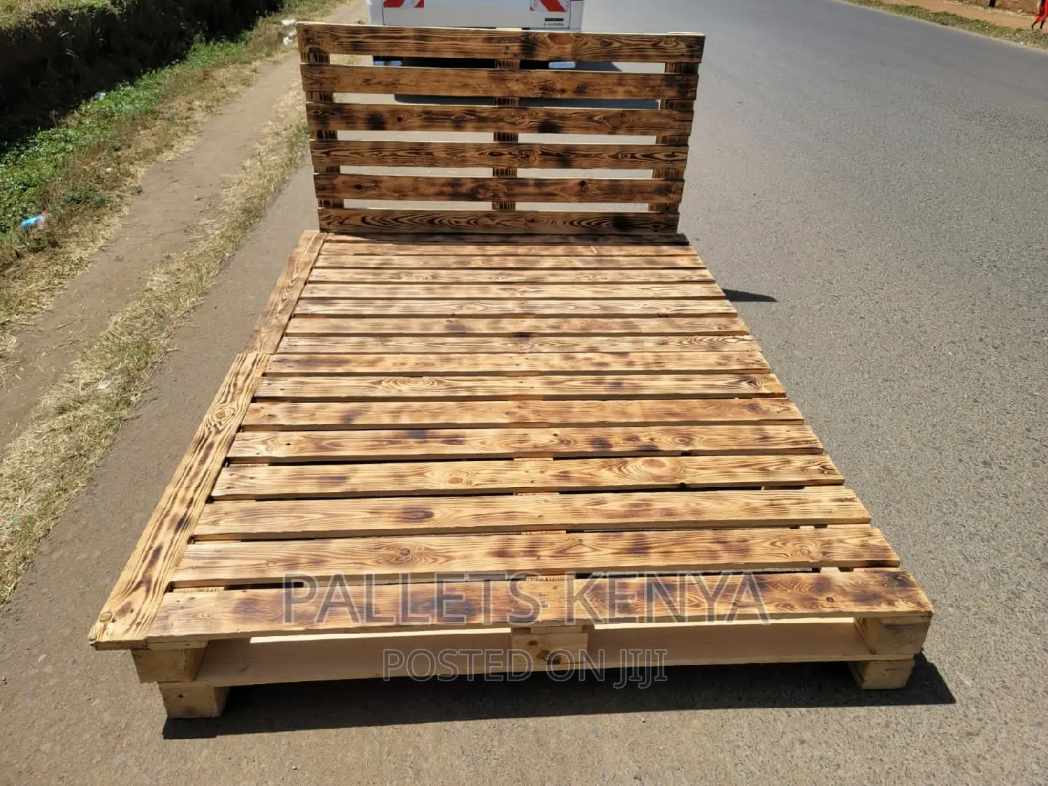 Pallet Bed- 5*6 Simple Raised Pallet Bed. (RL01)