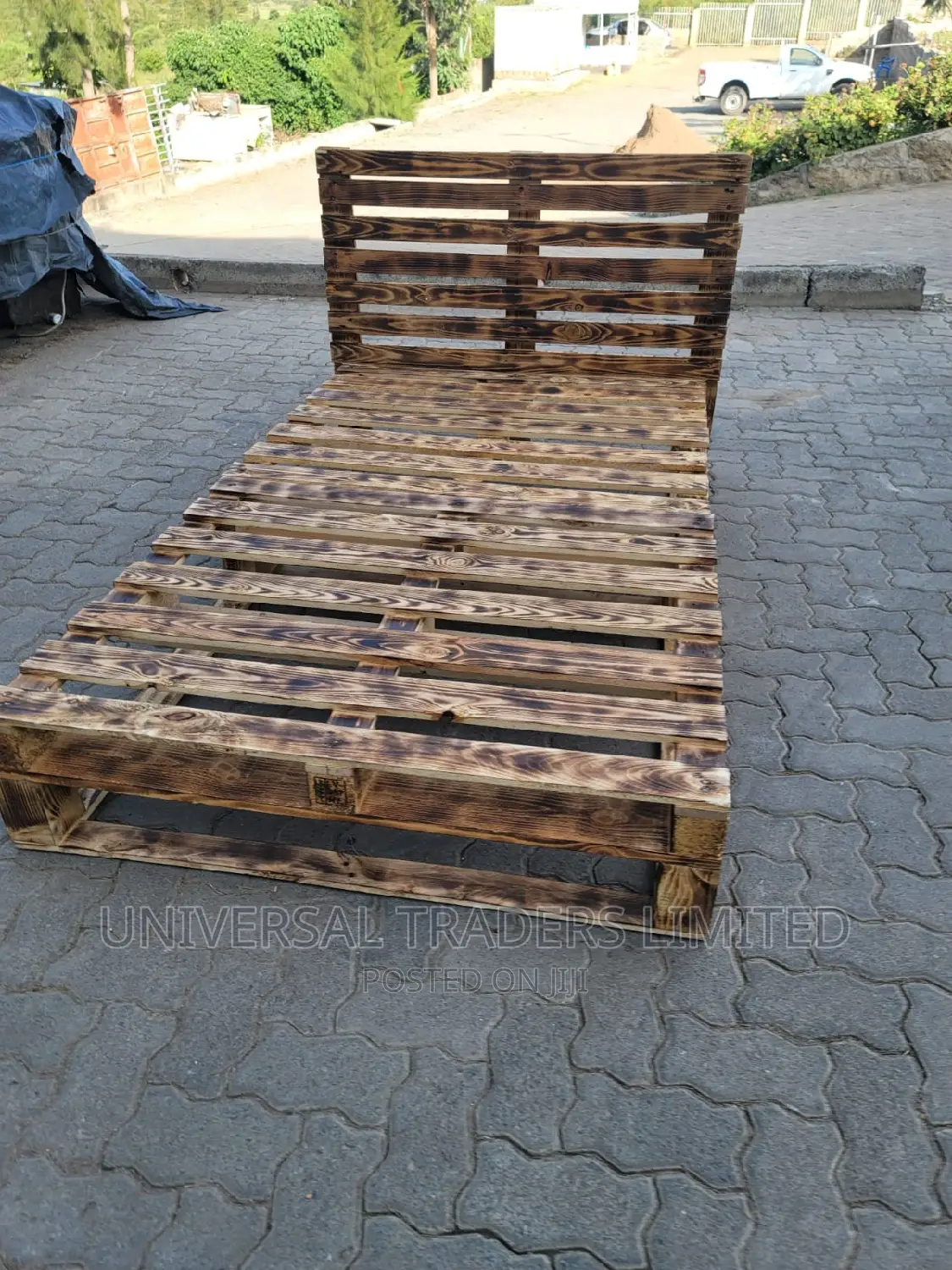 Pallet Bed - Detachable Pallet Bed -