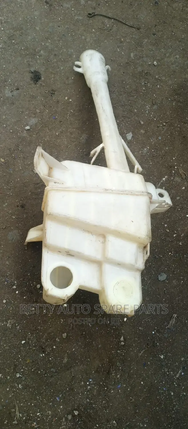 Toyota Fielder Radiator Bottle