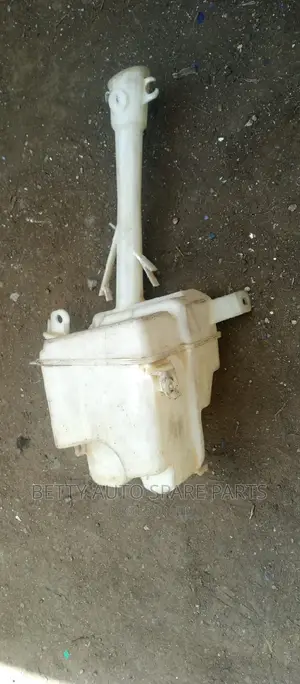 Toyota Fielder Radiator Bottle