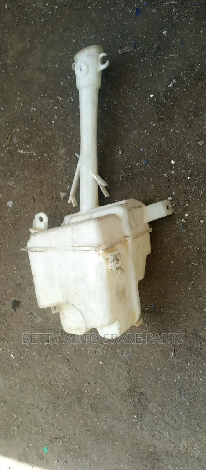 Toyota Fielder Radiator Bottle