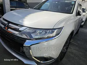 Mitsubishi Outlander 2017 Off white