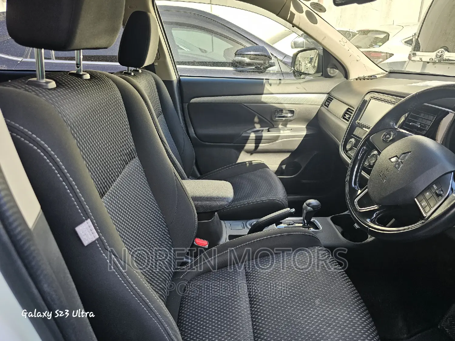 Mitsubishi Outlander 2017 Off white