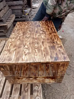 Elegance Rustic Pallets Coffee Table