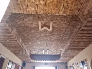Strong Permanent Pallets Ceiling