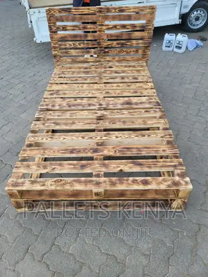Pallet Bed- 4*6 Detachable and Blazed Pallet Bed. (HU08)