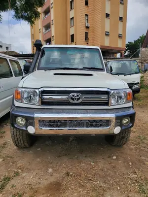 Toyota Land Cruiser 4.5 V8 TD 2017 White