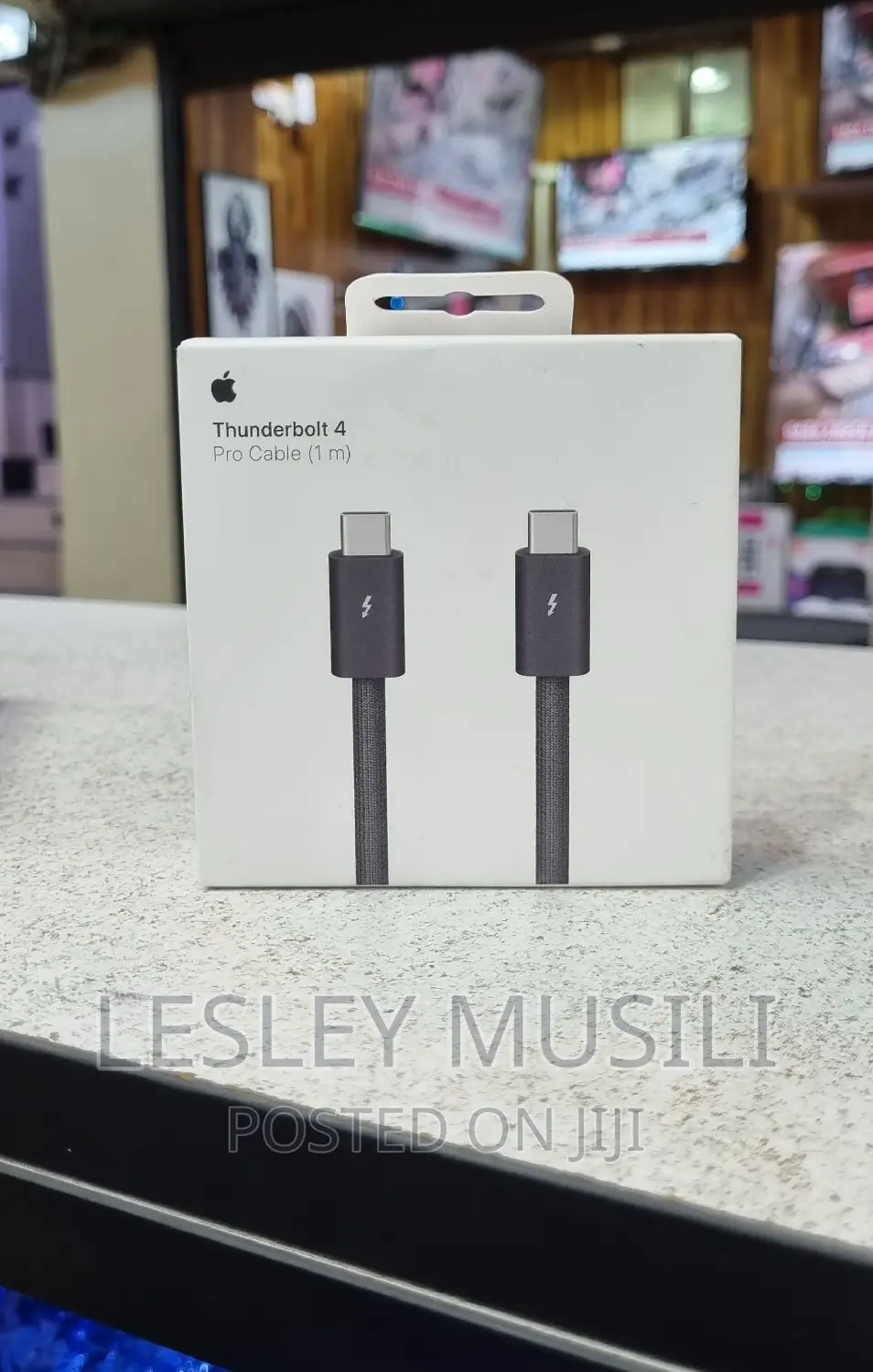 Thunderbolt 4 (USB‐C) Cable (1 M)