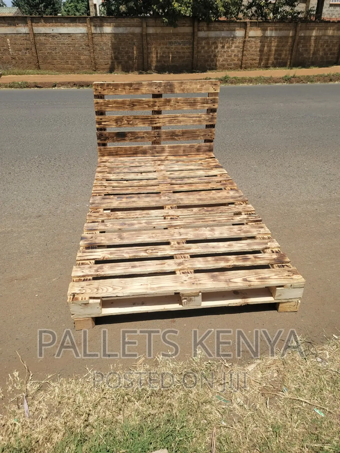 Pallet Bed- 4*6 Detachable and Blazed Pallet Bed. (FD01)
