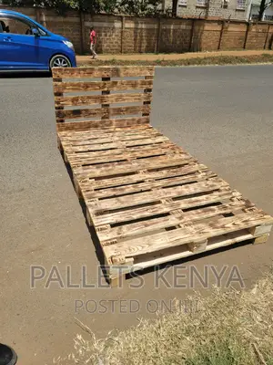 Pallet Bed- 4*6 Simple and Raised Pallet Bed. (FD03)