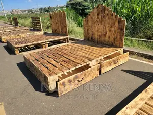 Pallet Bed- 5*6 Blazed Pallet Bed With Drawers.(FD02)