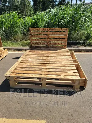 Pallet Bed- 5*6 Blazed Pallet Bed With Drawers. (FA13 )