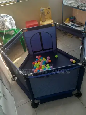 Kids Baby Safety Fence Play With 30 Balls 