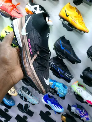 Phantom Nike Trainers (Nike Trainers)