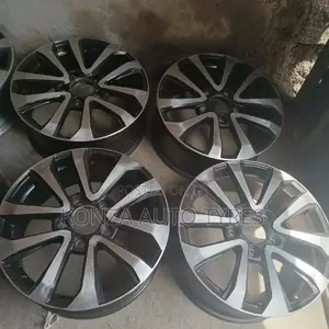 Toyota Land Cruiser V8 Rims Size 20