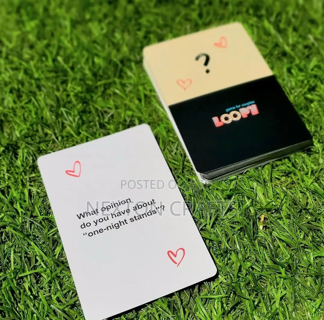 Loopy a Game for Couples, Cards