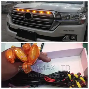 6X Toyota Land Cruiser 200 Series, Front Grille LED Lights