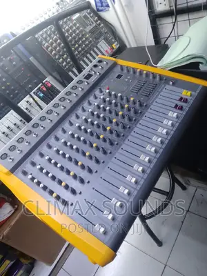 Powered Mixer 12 Channels Original