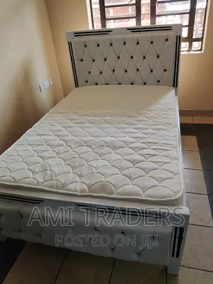 White Bed -Tufted Leather