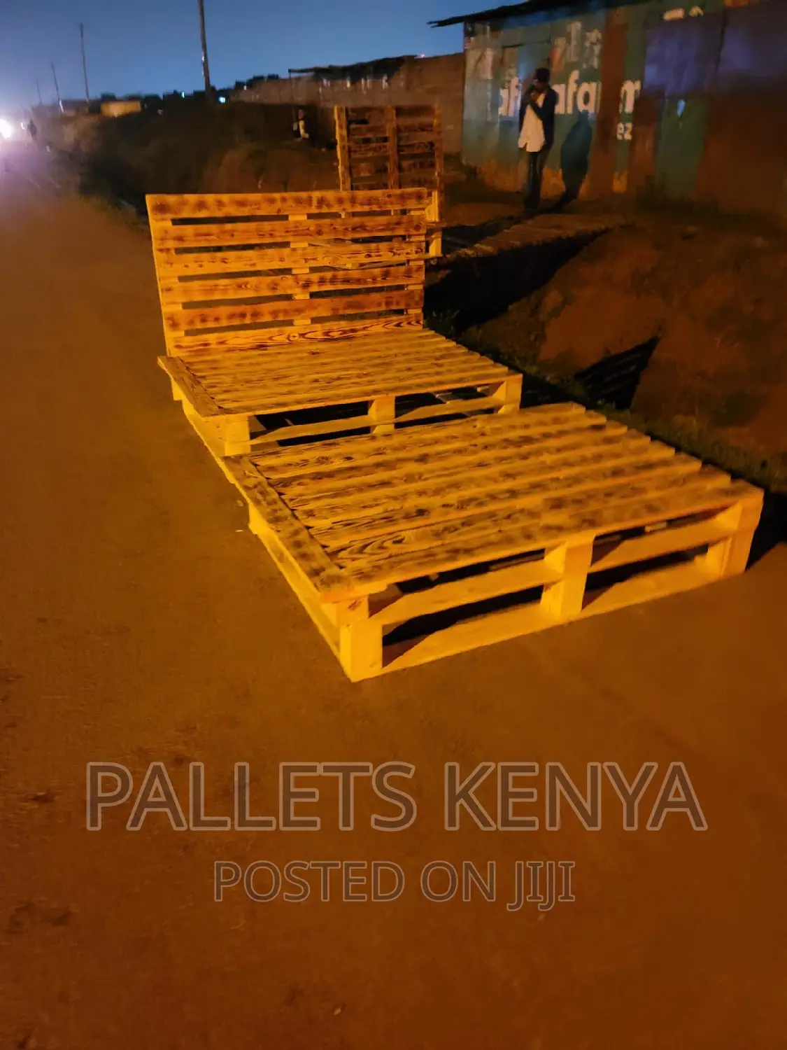 Pallet Bed- 5*6 Detachable and Blazed Pallet Bed. (TP01)
