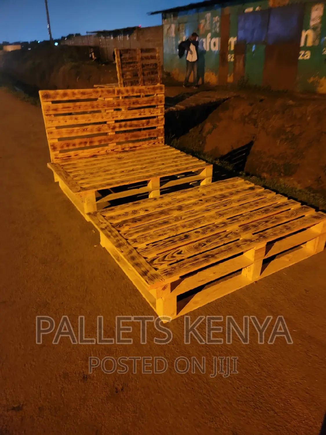 Pallet Bed- 5*6 Detachable and Blazed Pallet Bed. (TO02)