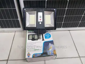 Cclump 200 Watts Rain Proof Solar Street Lamp