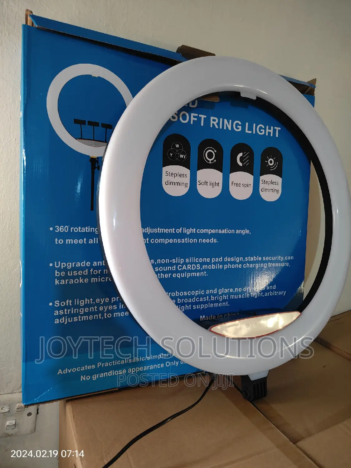 22 Inches Ringlight With Stand. 22 Inches Ringlight