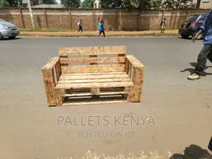 Pallet Bed- 2 Seater Pallet Sofa. (DL08)