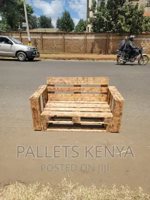 Pallet Sofa- 2 Seater Pallet Seat.(Dc01)