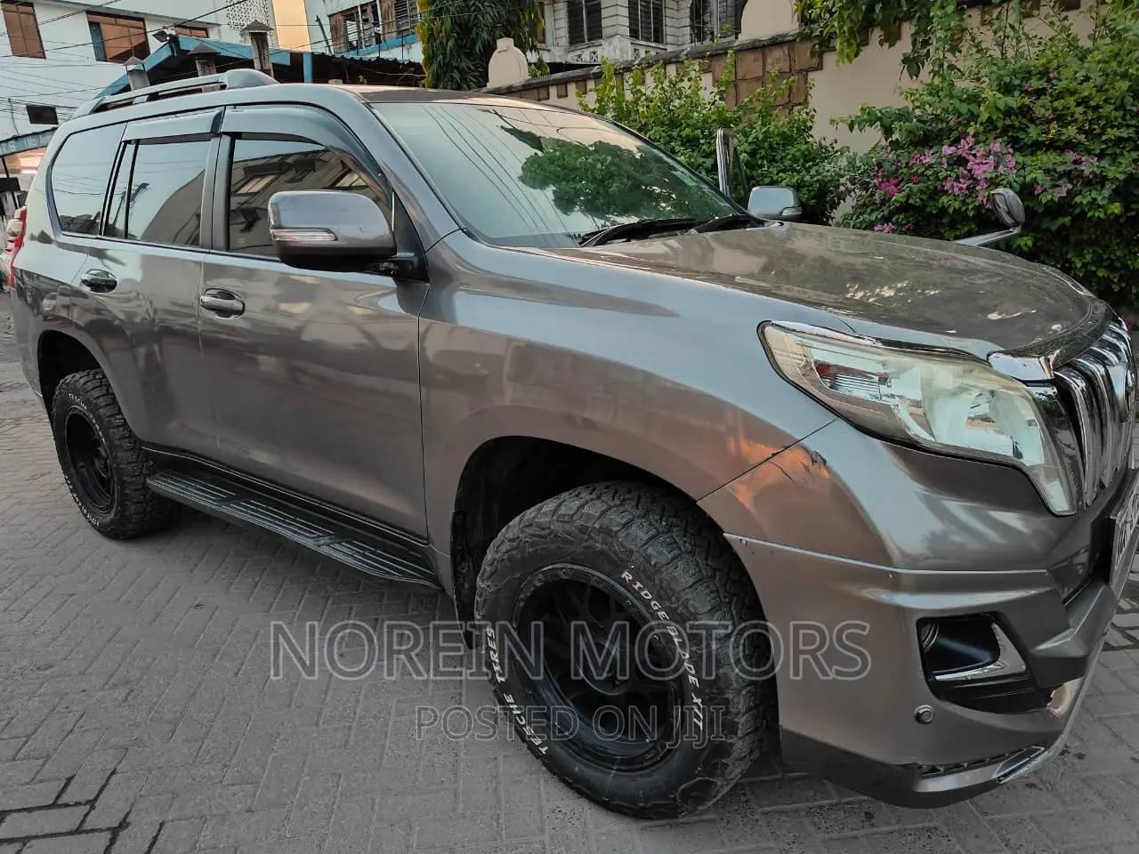 Toyota Land Cruiser Prado 2012 Brown
