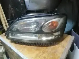 Subaru Legacy Bh5 Xenon Head Lamp Model 2000/4, Ex Japan