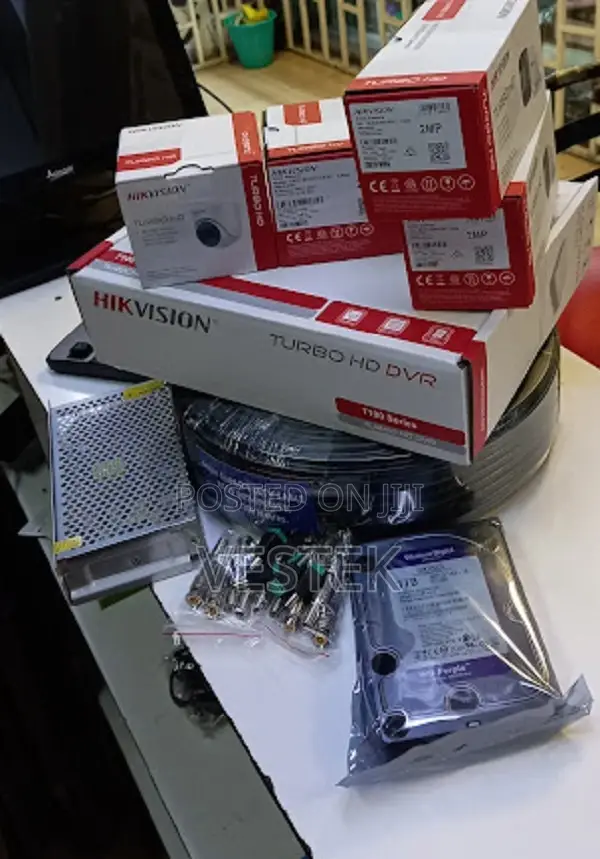 Hikvision 8 CCTV Cameras 8 Channel DVR +100m Cable