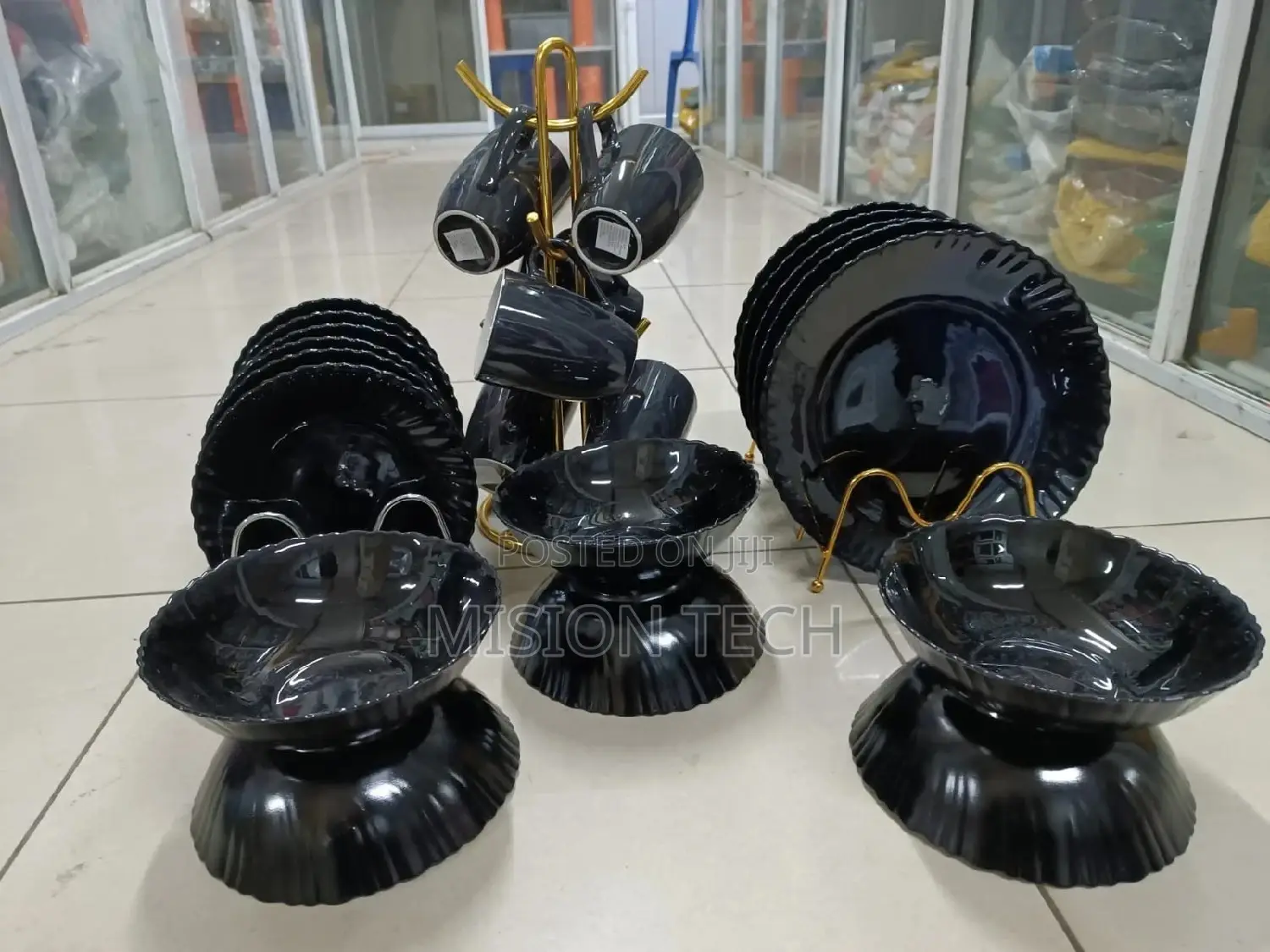 Black Dinner Set