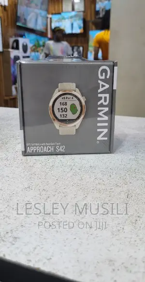 Garmin Approach S42, GPS Golf Smartwatch, Lightweight