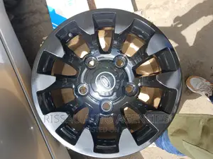 Land Rover Defender Alloy Wheels (Rim)Size 16.