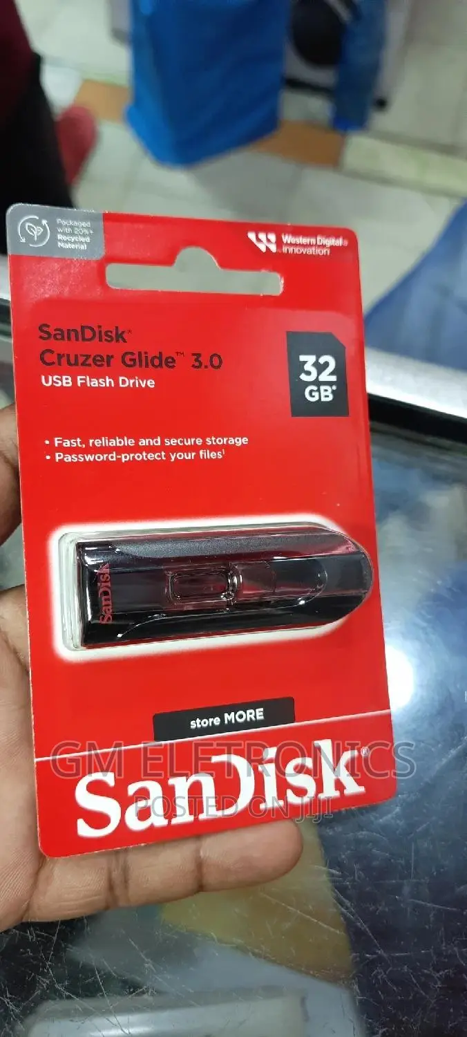32gb Sandisk Gluzer Glide Flash Drive.