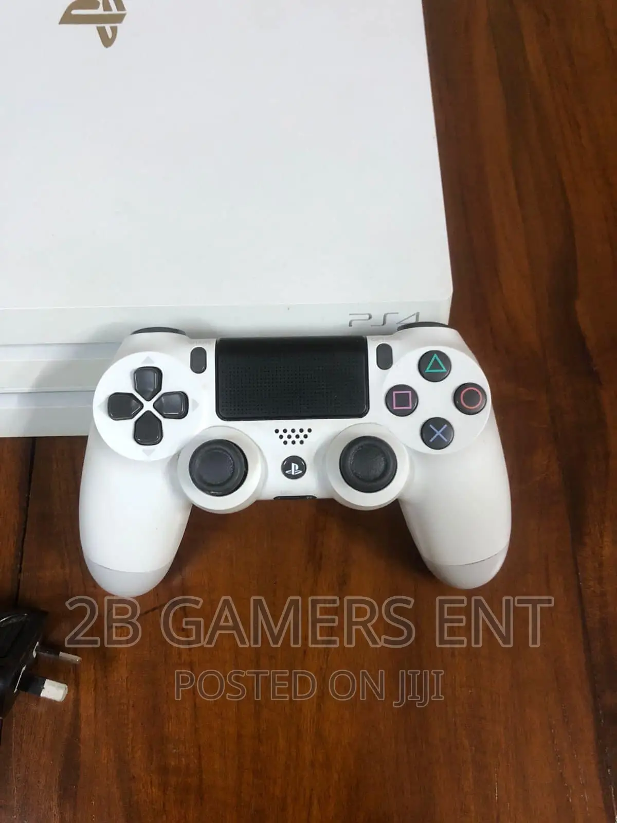 Play Station 4 White Edition