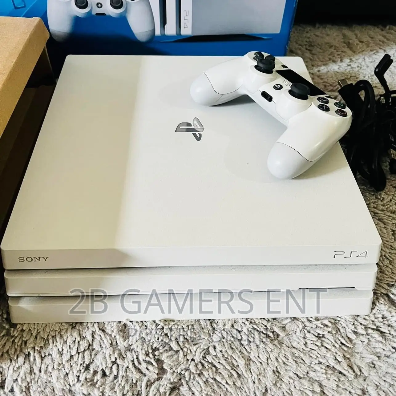 White Ps4 PRO