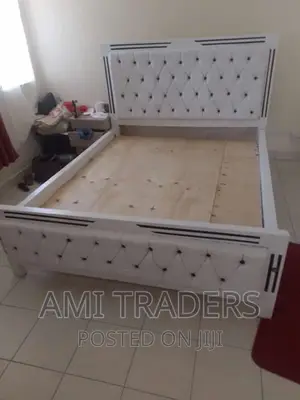 Tufted Luxury Bed (5"6)